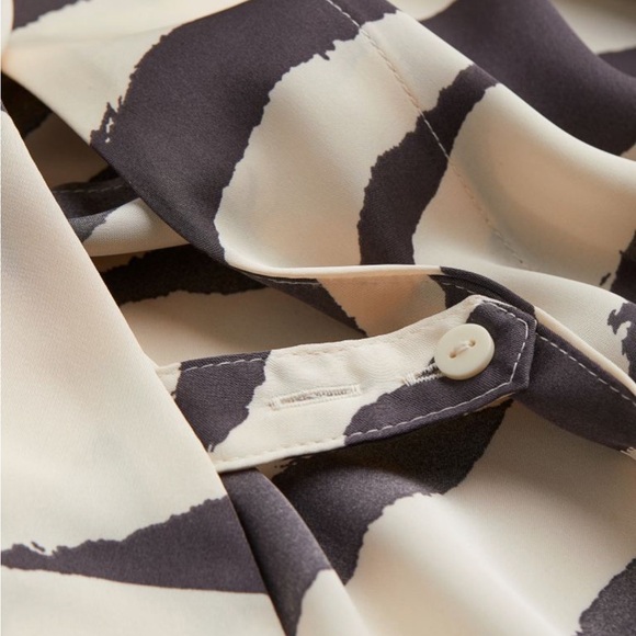 Patterned Wrap Front Blouse - Picture 2 of 7